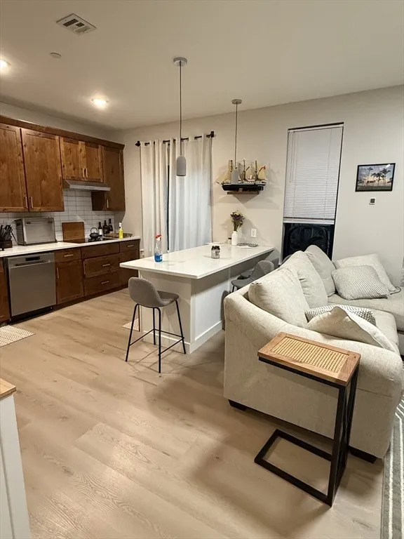 2 bed, 1 bath apartment for rent at 400 W Broadway Unit 208, South Boston — photo 4 of 15