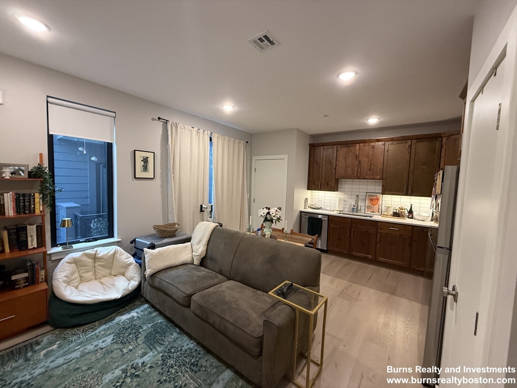1 bed, 1 bath apartment for rent at 400 W Broadway Unit 404, South Boston — photo 2 of 6