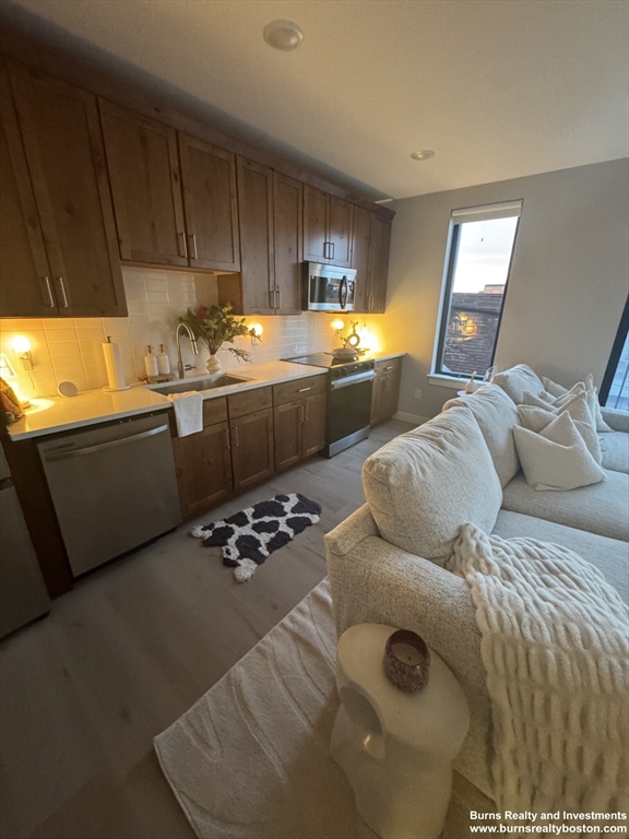 1 bed, 1 bath apartment for rent at 400 W Broadway Unit 509, South Boston — photo 3 of 5