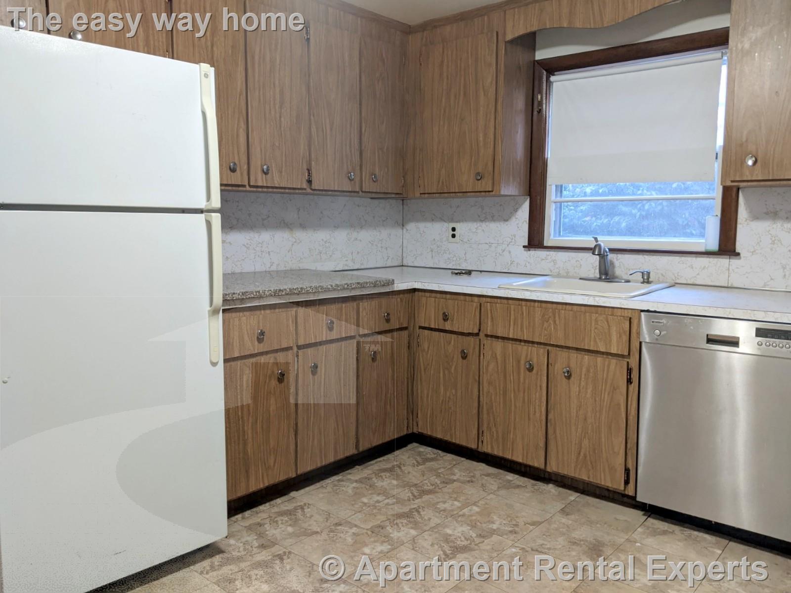 3 bed, 1 bath apartment for rent at 400 Walden St Unit 1, Huron Village — photo 6 of 17