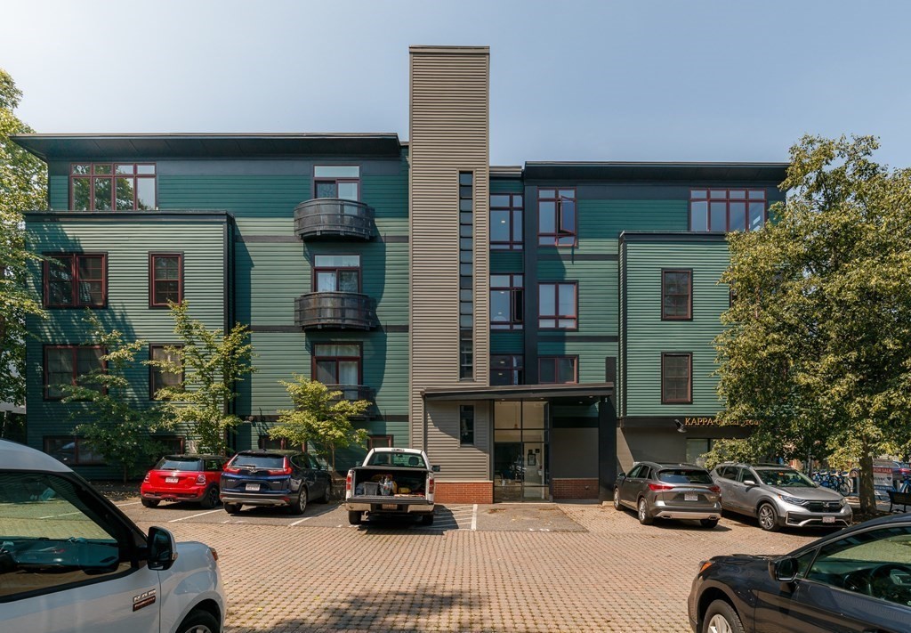 2 bed, 1 bath apartment for rent at 400 Washington St Unit PH3, Somerville — photo 16 of 17