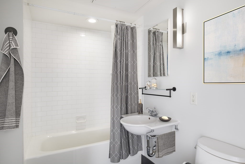 2 bed, 1 bath apartment for rent at 400 Washington St Unit PH3, Somerville — photo 13 of 17