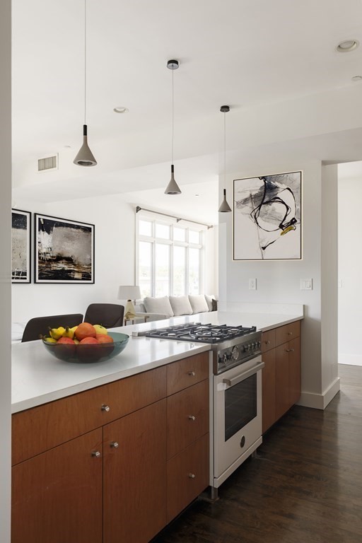 2 bed, 1 bath apartment for rent at 400 Washington St Unit PH3, Somerville — photo 9 of 17