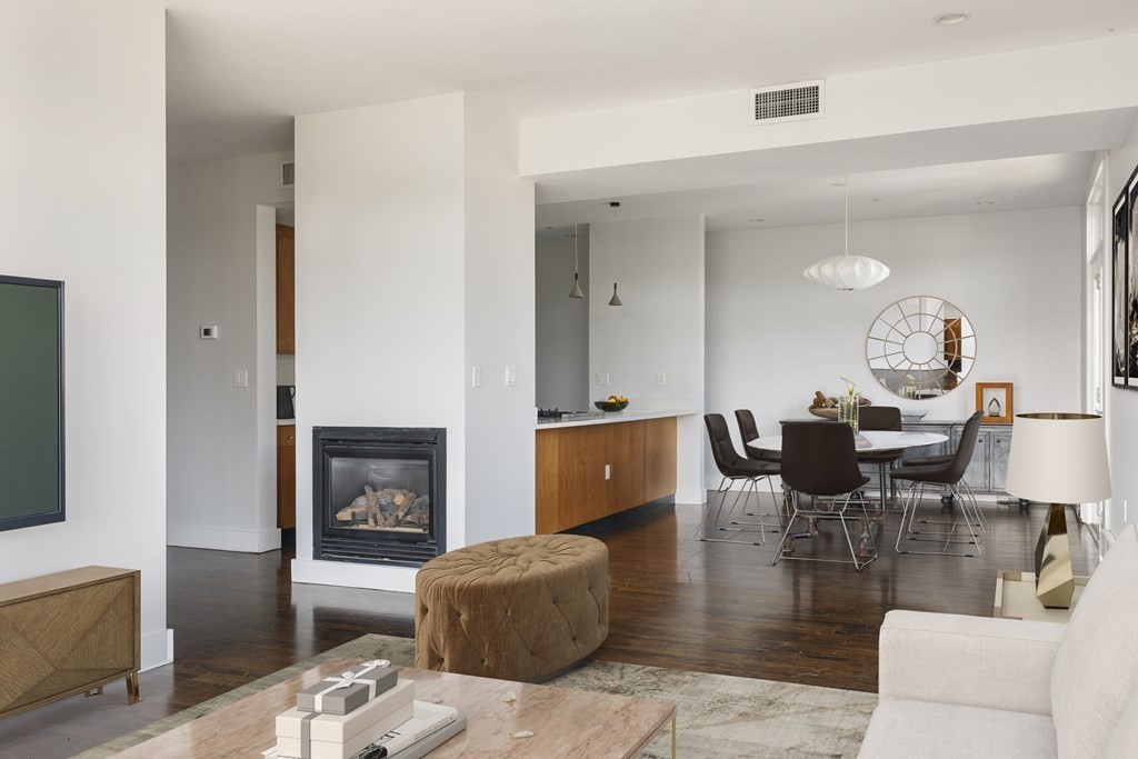 2 bed, 1 bath apartment for rent at 400 Washington St Unit PH3, Somerville — photo 6 of 17