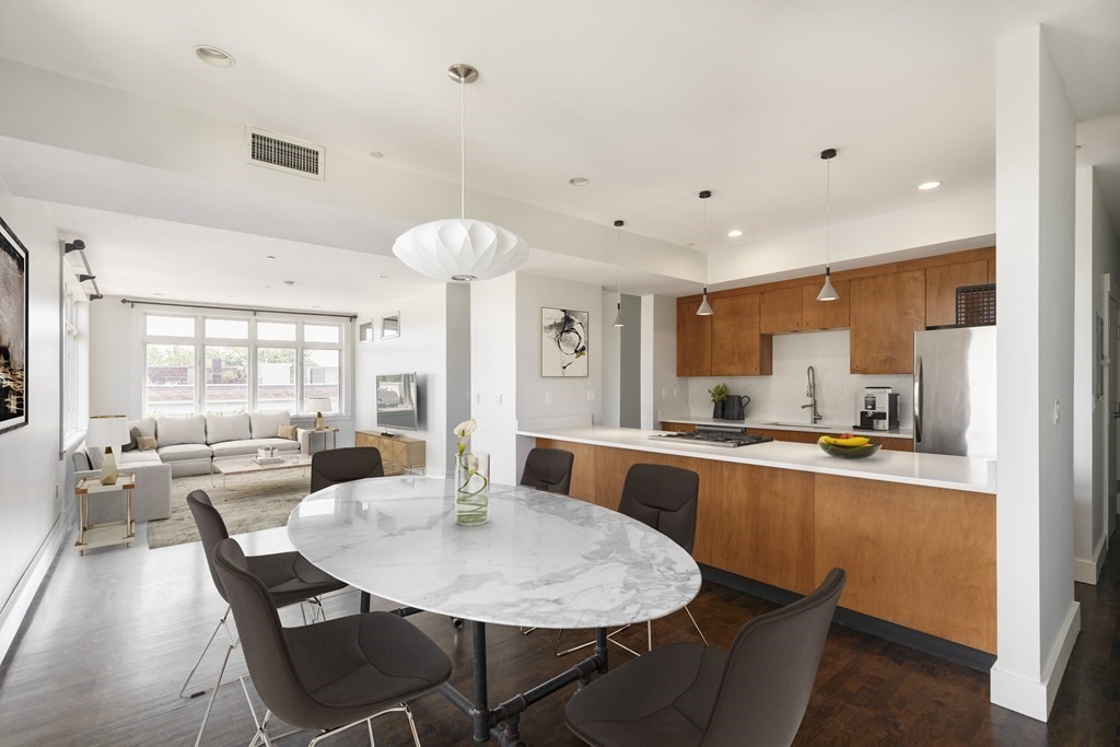 2 bed, 1 bath apartment for rent at 400 Washington St Unit PH3, Somerville — photo 3 of 17