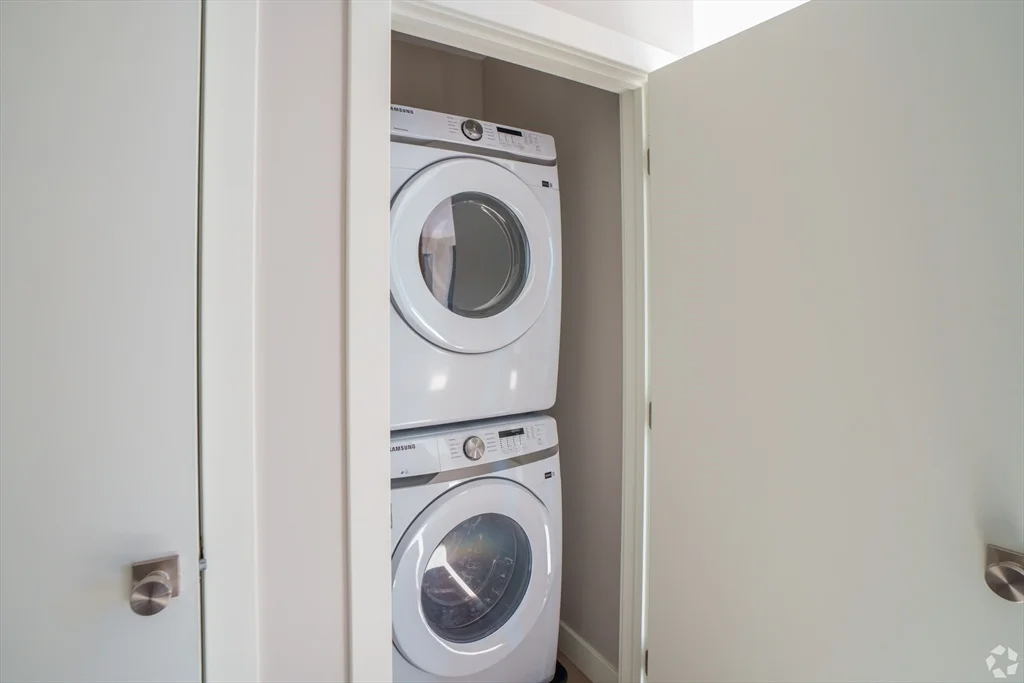 1 bed, 1 bath apartment for rent at 400 W Broadway Unit 207, South Boston — photo 4 of 12