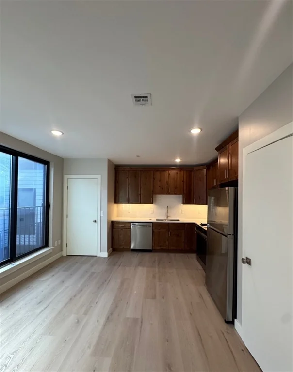 Studio bed, 1 bath apartment for rent at 400 W Broadway Unit 504, South Boston — photo 1 of 5