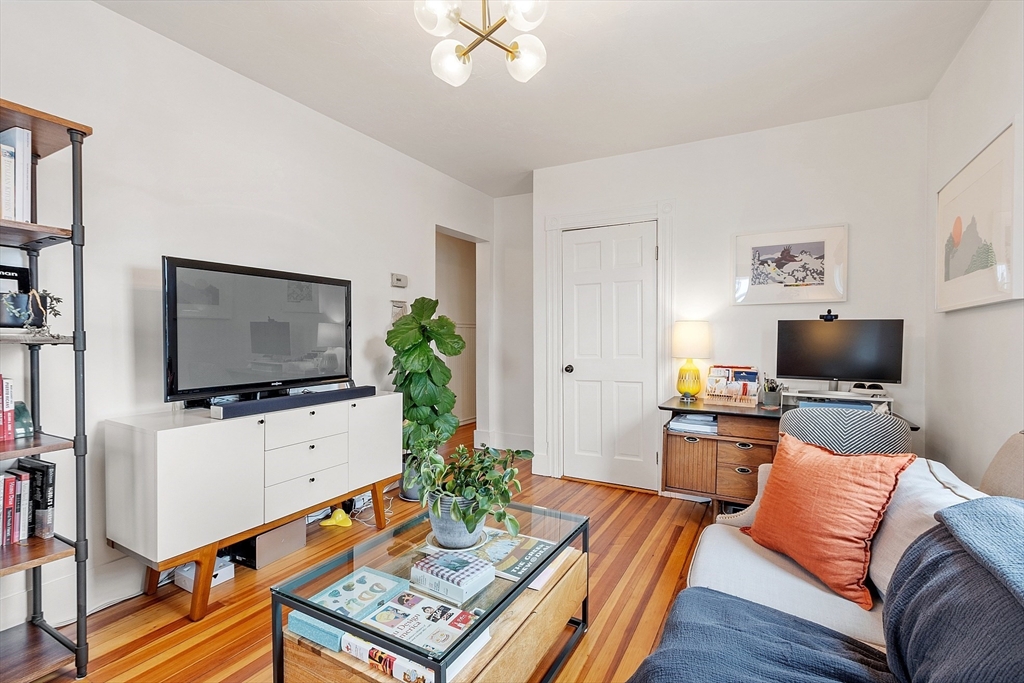 1 bed, 1 bath apartment for rent at 401 Cabot St Unit 4, Beverly — photo 8 of 25