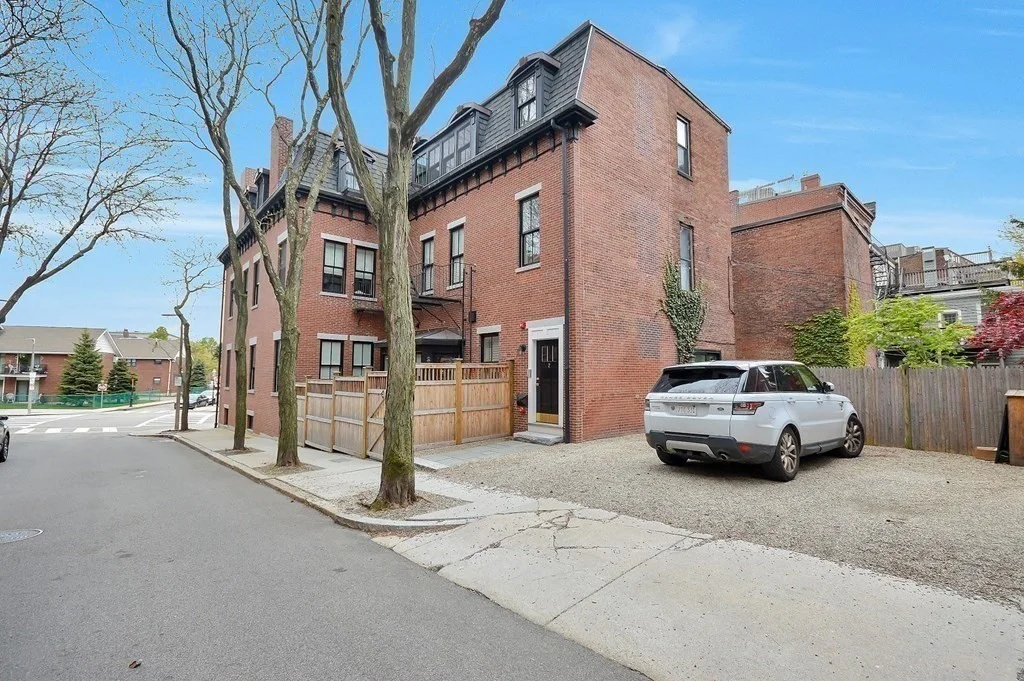 4 bed, 2 bath apartment for rent at 401 Main St Unit 401, Charlestown — photo 23 of 24