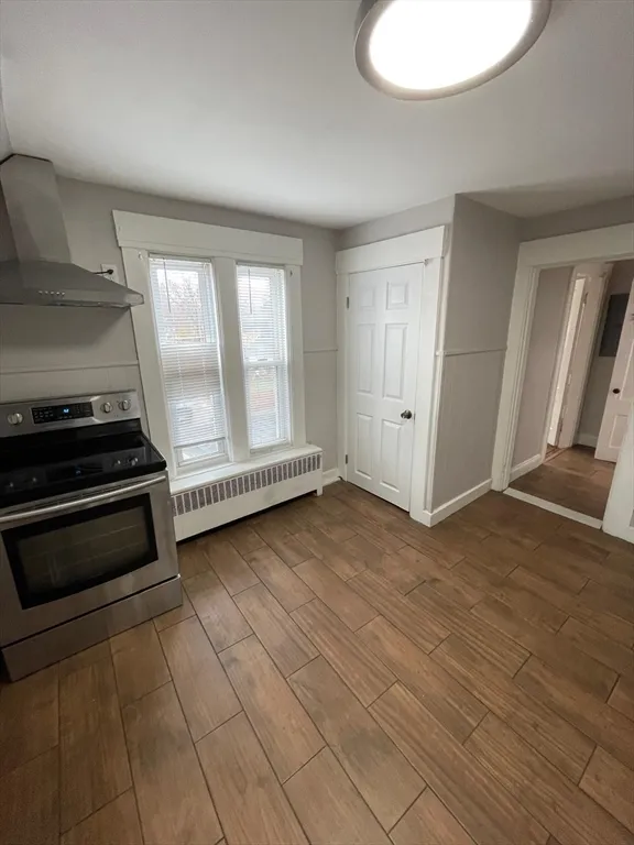 2 bed, 1 bath apartment for rent at 401 S Beech Unit 2, Manchester — photo 3 of 7