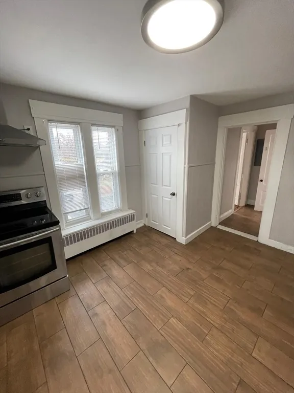 2 bed, 1 bath apartment for rent at 401 S Beech Unit 2, Manchester — photo 5 of 7