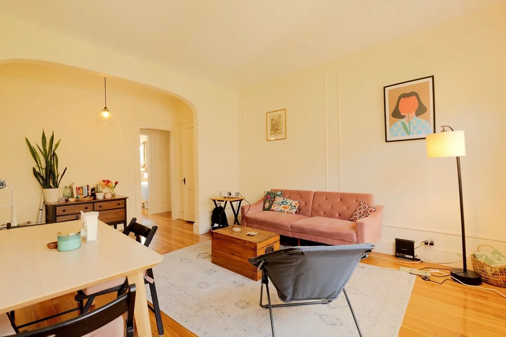 2 bed, 1 bath apartment for rent at 401 Washington St Unit 4, Coolidge Corner — photo 6 of 24