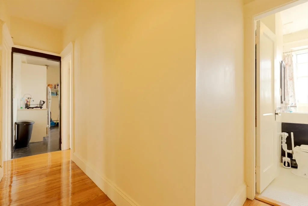 2 bed, 1 bath apartment for rent at 401 Washington St Unit 4, Coolidge Corner — photo 19 of 24