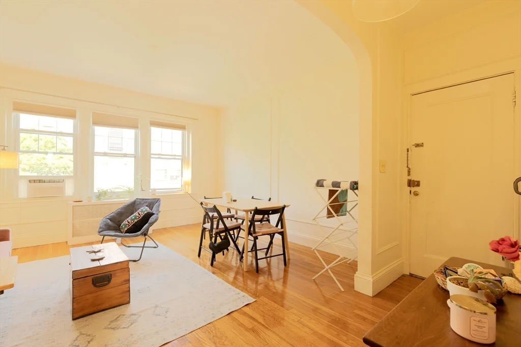 2 bed, 1 bath apartment for rent at 401 Washington St Unit 4, Coolidge Corner — photo 1 of 24