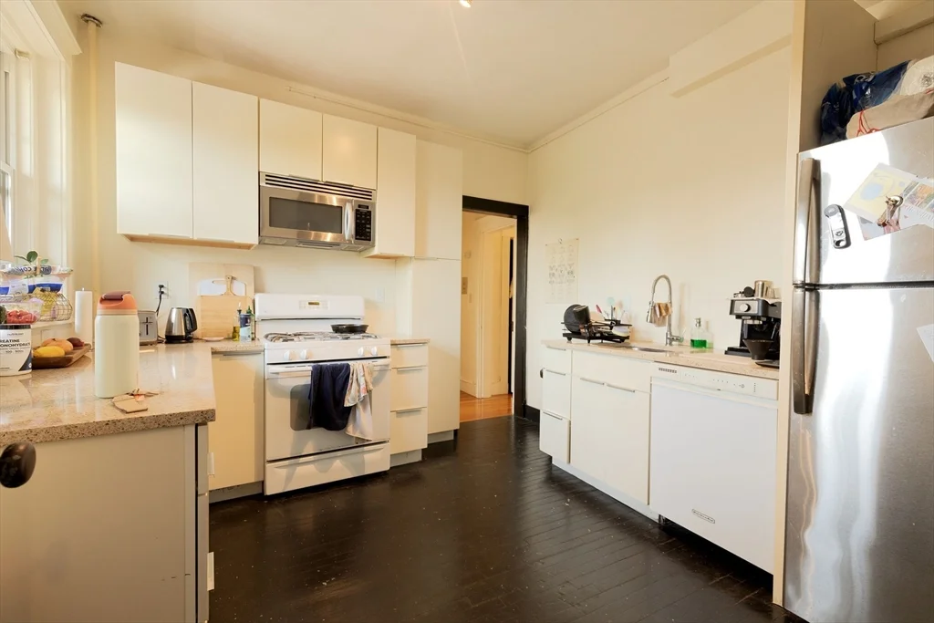 2 bed, 1 bath apartment for rent at 401 Washington St Unit 4, Coolidge Corner — photo 21 of 24