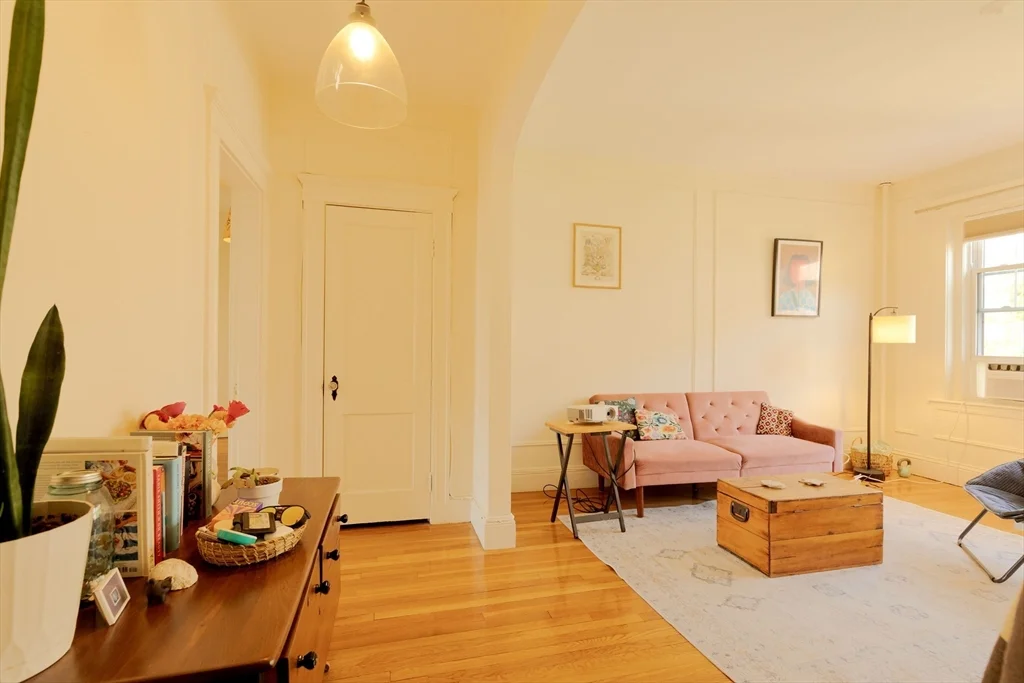 2 bed, 1 bath apartment for rent at 401 Washington St Unit 4, Coolidge Corner — photo 5 of 24