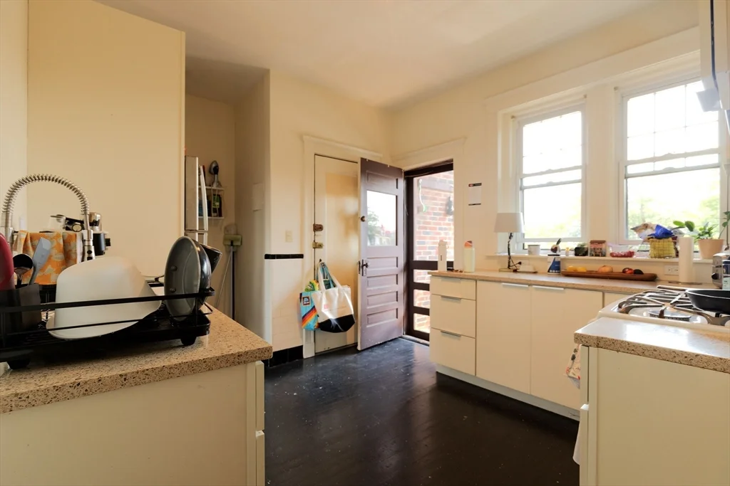 2 bed, 1 bath apartment for rent at 401 Washington St Unit 4, Coolidge Corner — photo 20 of 24
