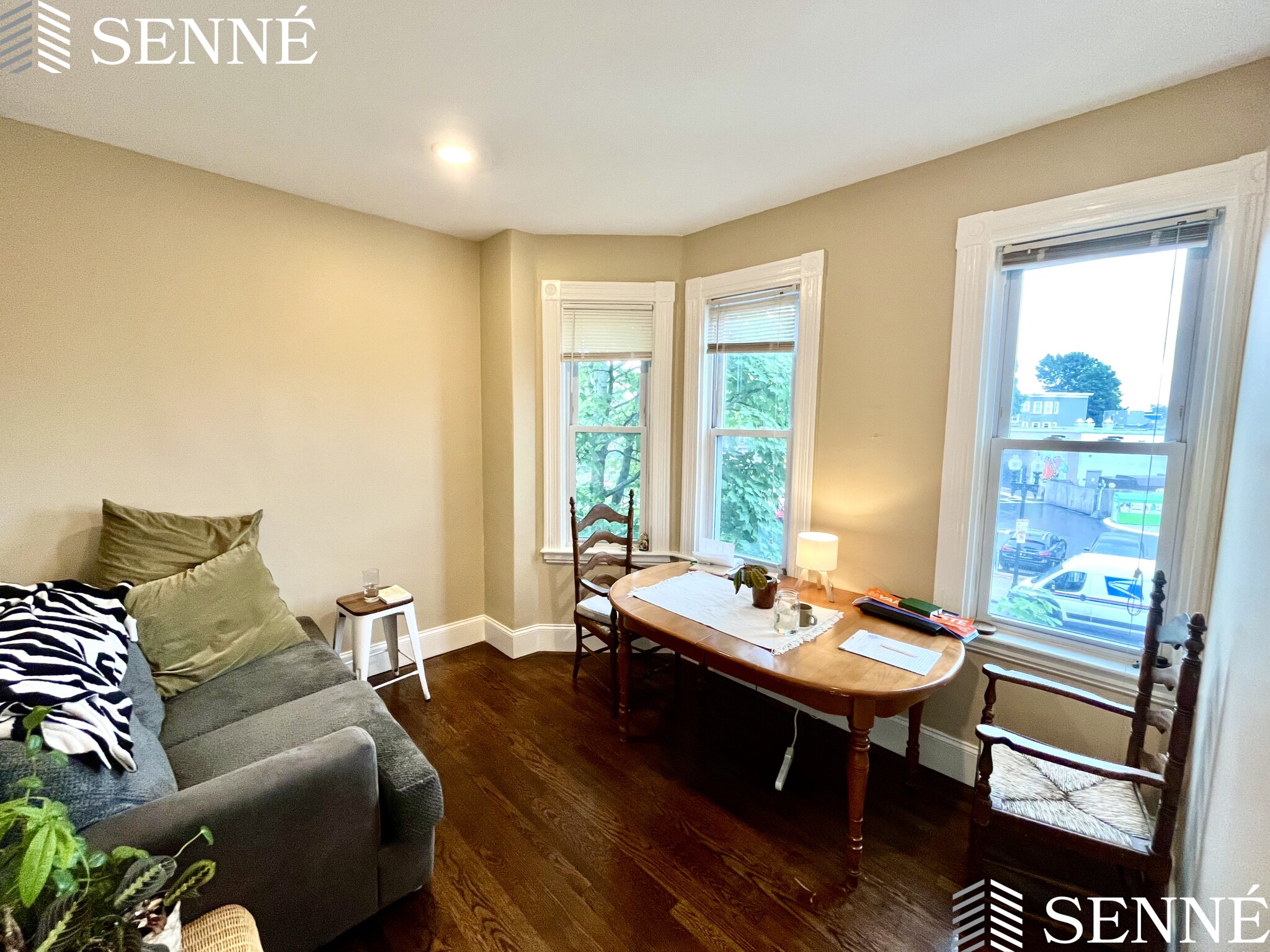 3 bed, 2 bath apartment for rent at 402 Centre St Unit 2, Jamaica Plain — photo 3 of 16
