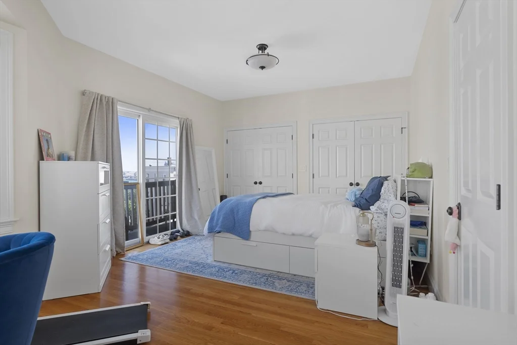 4 bed, 2 bath apartment for rent at 402 E 3rd St Unit 1, South Boston — photo 22 of 25