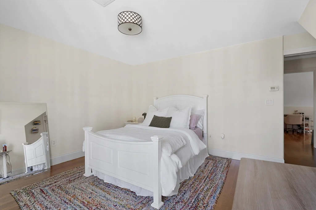 4 bed, 2 bath apartment for rent at 402 E 3rd St Unit 1, South Boston — photo 11 of 25