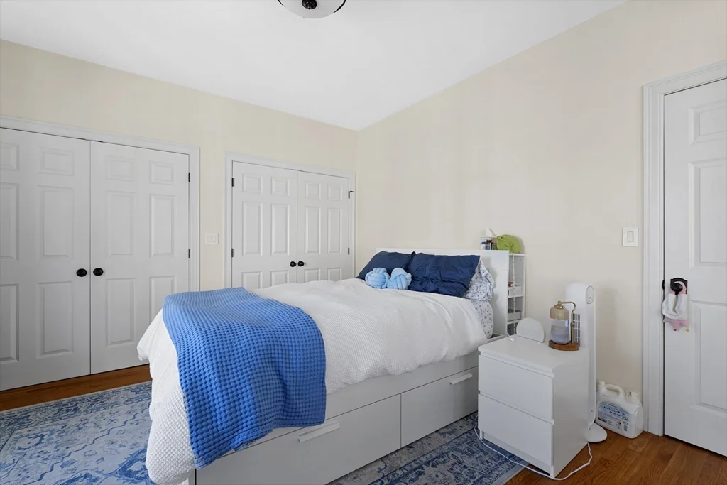 4 bed, 2 bath apartment for rent at 402 E 3rd St Unit 1, South Boston — photo 23 of 25