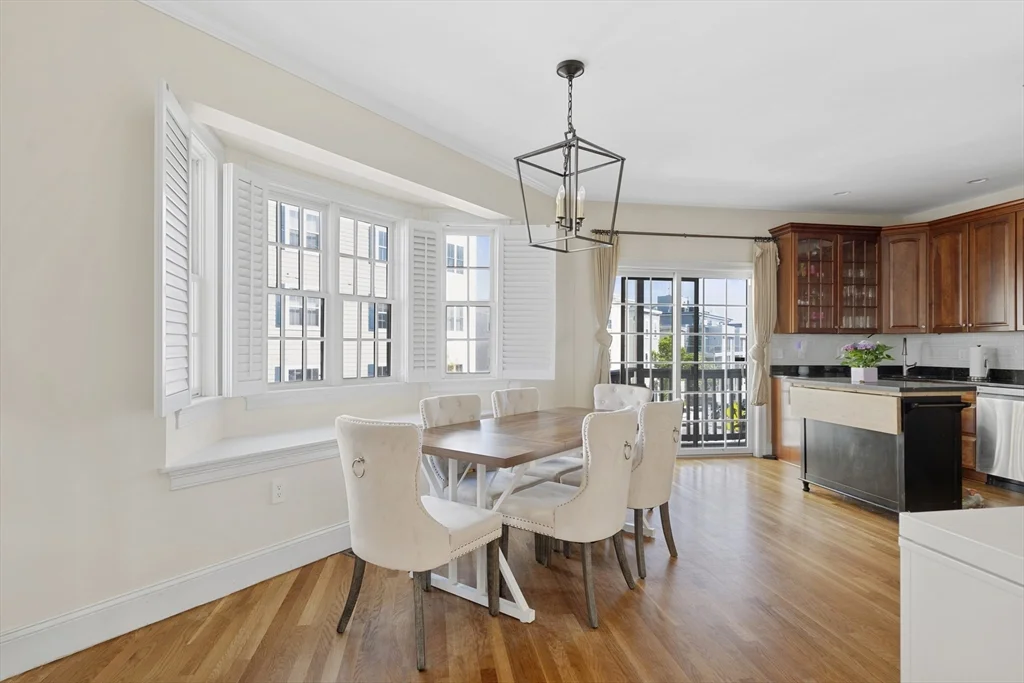 4 bed, 2 bath apartment for rent at 402 E 3rd St Unit 1, South Boston — photo 5 of 25