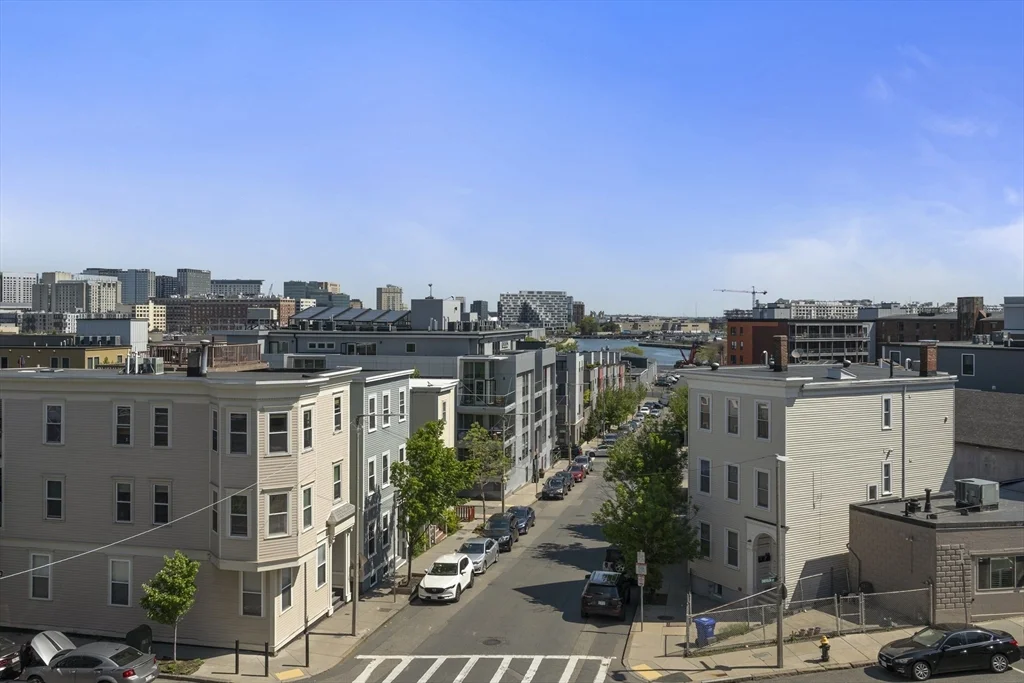 4 bed, 2 bath apartment for rent at 402 E 3rd St Unit 1, South Boston — photo 25 of 25