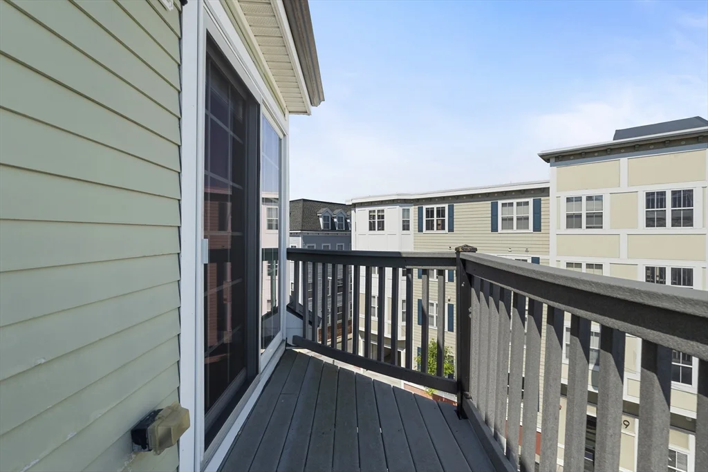 4 bed, 2 bath apartment for rent at 402 E 3rd St Unit 1, South Boston — photo 12 of 25