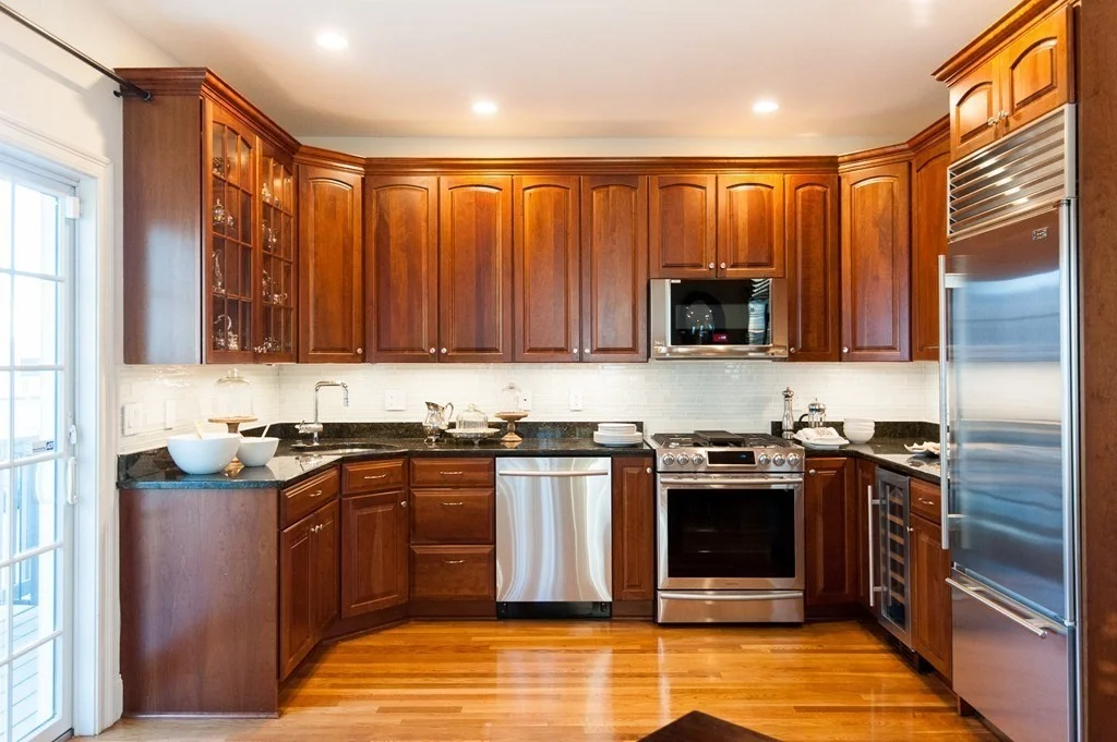 4 bed, 2 bath apartment for rent at 402 E 3rd St Unit 1, South Boston — photo 1 of 25