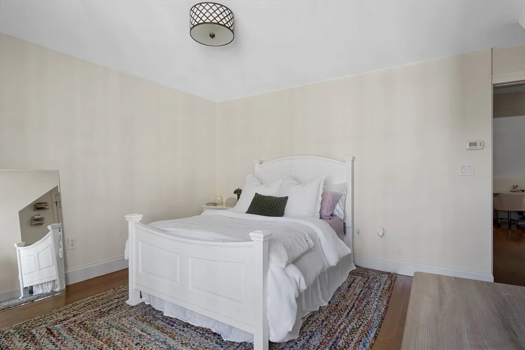 4 bed, 2 bath apartment for rent at 402 E 3rd St Unit 1, South Boston — photo 10 of 25