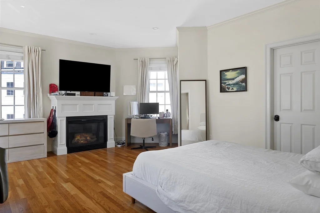 4 bed, 2 bath apartment for rent at 402 E 3rd St Unit 1, South Boston — photo 19 of 25