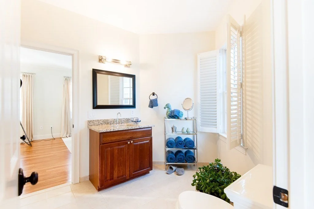 4 bed, 2 bath apartment for rent at 402 E 3rd St Unit 402, South Boston — photo 7 of 18