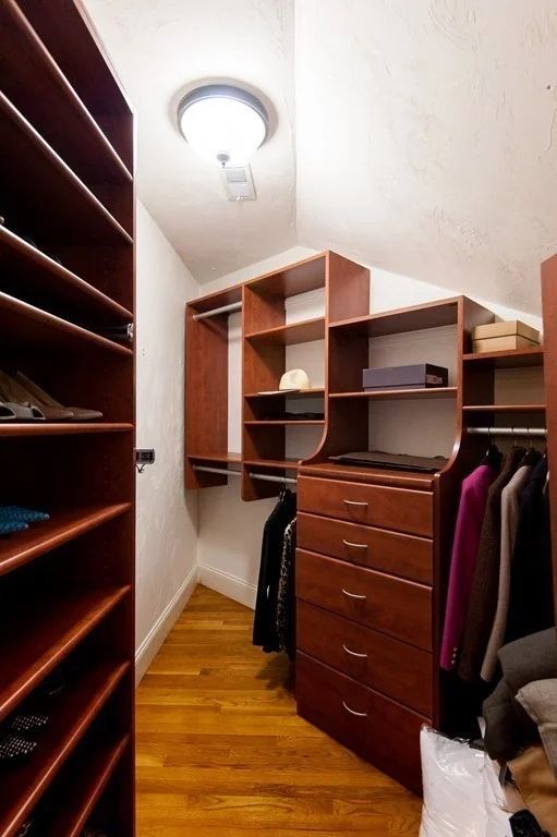 4 bed, 2 bath apartment for rent at 402 E 3rd St Unit 402, South Boston — photo 15 of 18