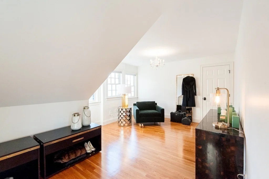 4 bed, 2 bath apartment for rent at 402 E 3rd St Unit 402, South Boston — photo 11 of 18