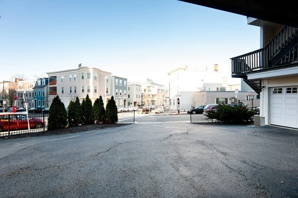 4 bed, 2 bath apartment for rent at 402 E 3rd St Unit 402, South Boston — photo 17 of 18