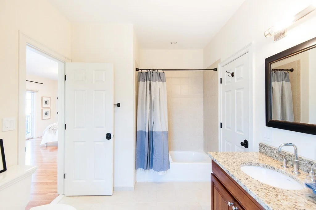 4 bed, 2 bath apartment for rent at 402 E 3rd St Unit 402, South Boston — photo 8 of 18