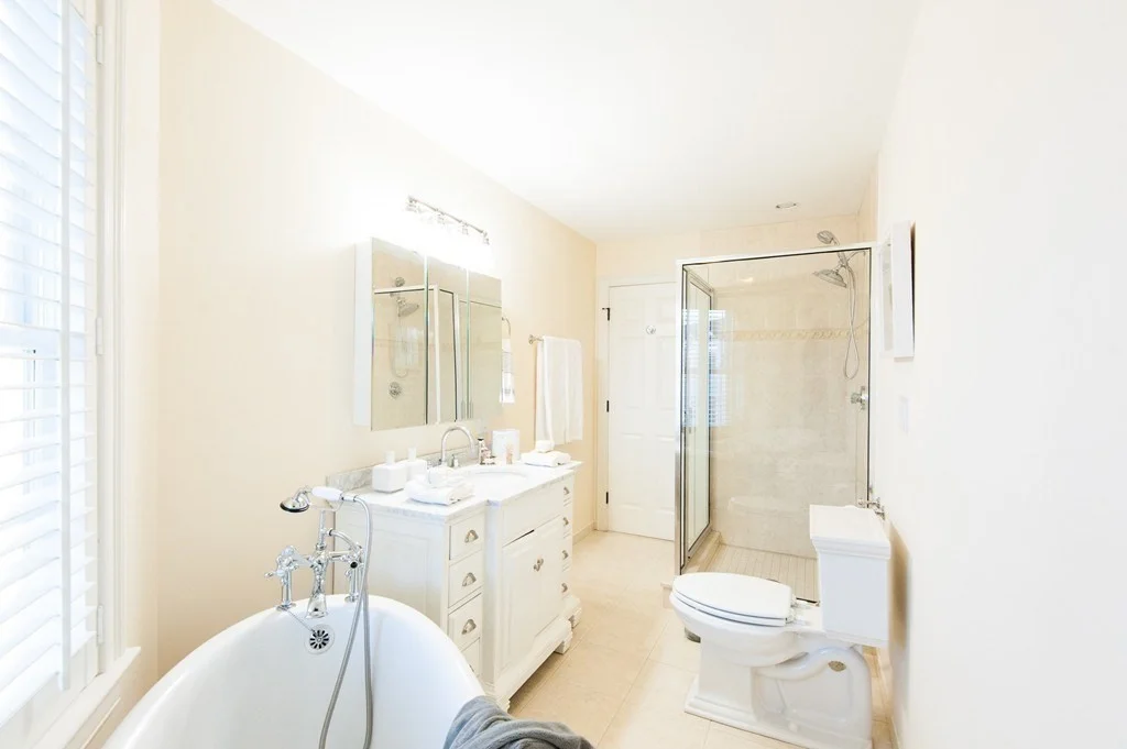 4 bed, 2 bath apartment for rent at 402 E 3rd St Unit 402, South Boston — photo 12 of 18