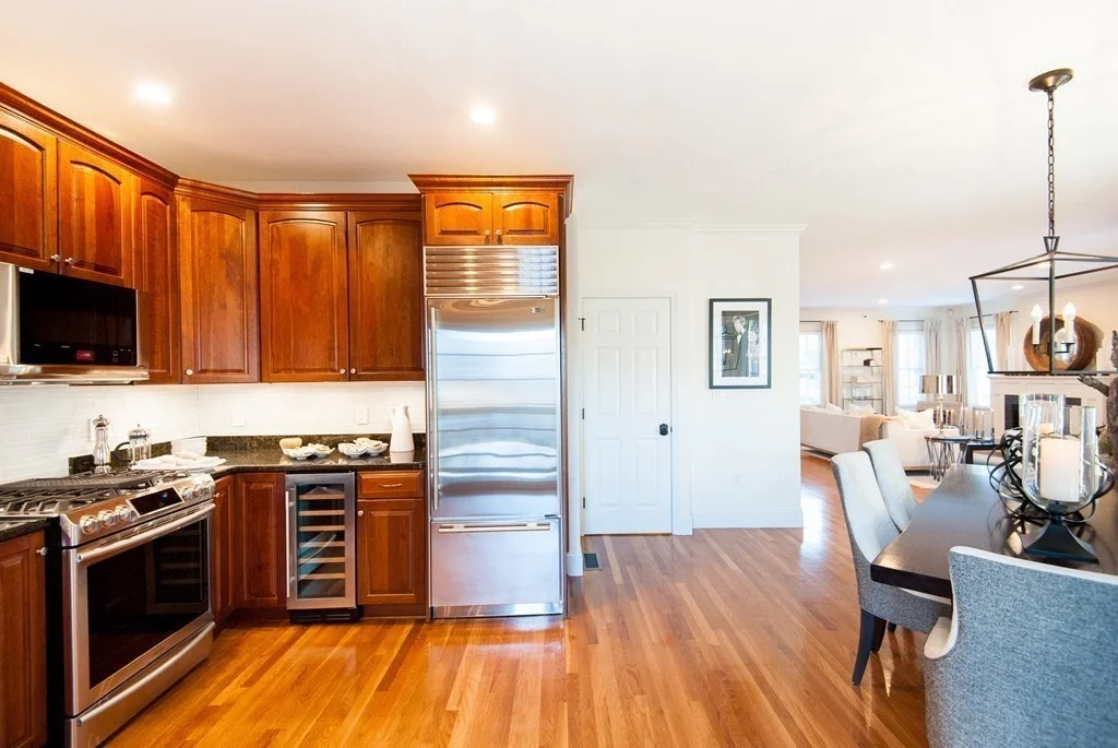 4 bed, 2 bath apartment for rent at 402 E 3rd St Unit 402, South Boston — photo 2 of 18