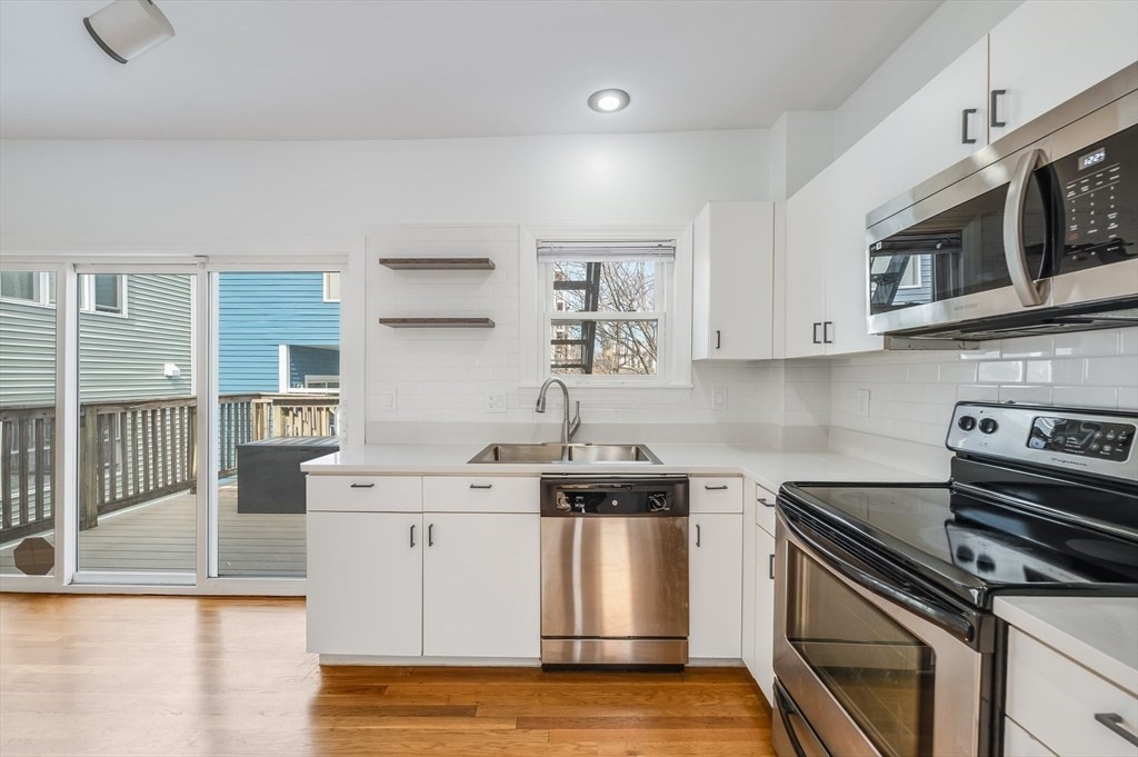 1 bed, 1 bath apartment for rent at 402 East 7th St Unit 3, South Boston — photo 1 of 13