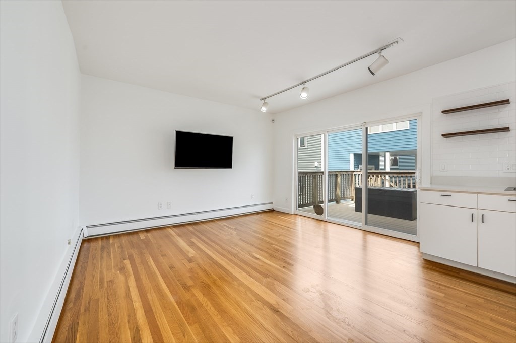 1 bed, 1 bath apartment for rent at 402 East 7th St Unit 3, South Boston — photo 6 of 13