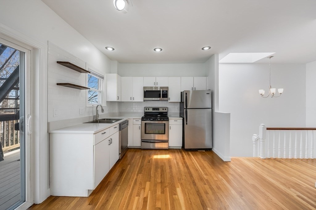 1 bed, 1 bath apartment for rent at 402 East 7th St Unit 3, South Boston — photo 2 of 13