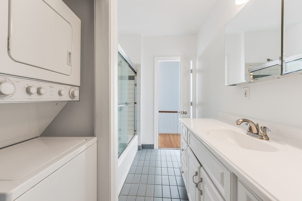 1 bed, 1 bath apartment for rent at 402 East 7th St Unit 3, South Boston — photo 8 of 13