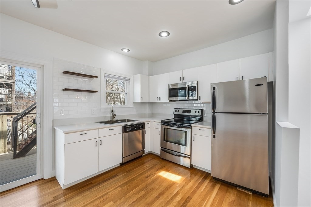 1 bed, 1 bath apartment for rent at 402 East 7th St Unit 3, South Boston — photo 3 of 13
