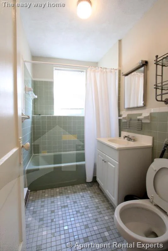 1 bed, 1 bath apartment for rent at 402 Highland Ave Unit 24, Davis Square — photo 4 of 12