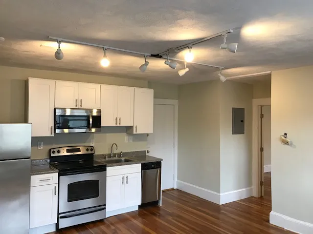2 bed, 1 bath apartment for rent at 402 Highland Ave Unit 26, Davis Square — photo 7 of 15