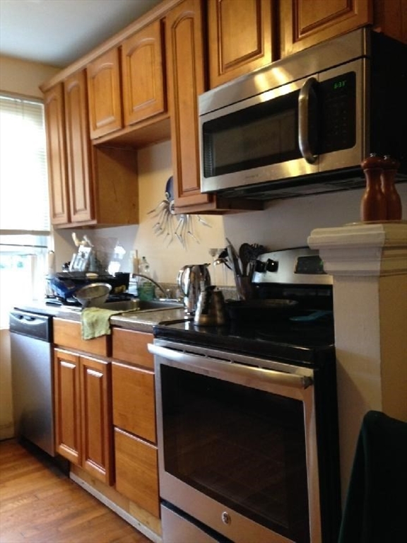 2 bed, 1 bath apartment for rent at 402 Highland Ave Unit 40, Davis Square — photo 1 of 10