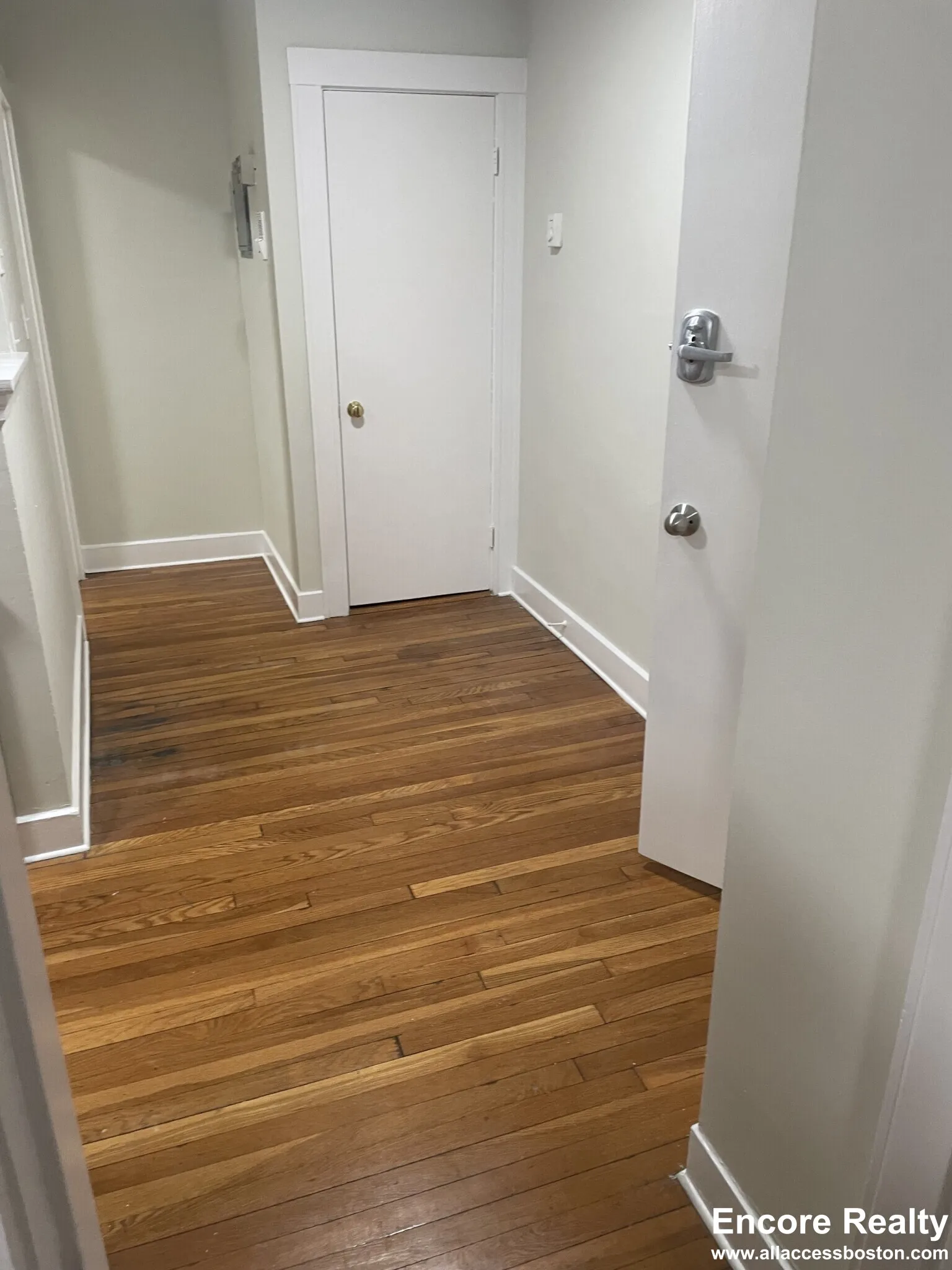 Studio bed, 1 bath apartment for rent at 402 Highland Ave Unit 4A, Davis Square — photo 4 of 8