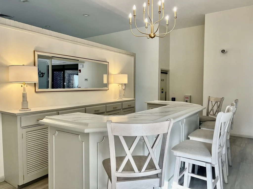 1 bed, 1 bath apartment for rent at 402 Paradise Rd Unit 1C, Swampscott — photo 4 of 27