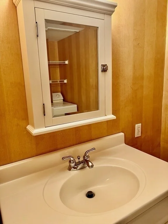 1 bed, 1 bath apartment for rent at 402 Paradise Rd Unit 1C, Swampscott — photo 26 of 27