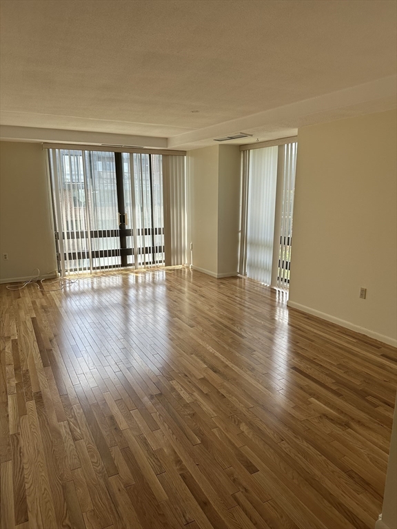 2 bed, 2 bath apartment for rent at 402 Paradise Rd Unit PH-Q, Swampscott — photo 24 of 39